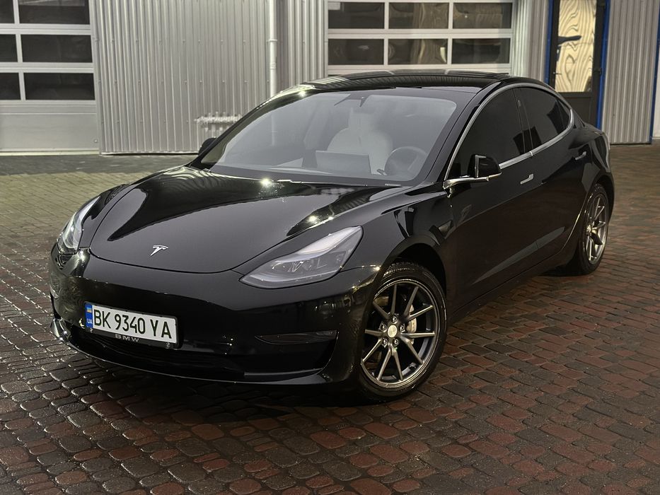 Продам Tesla Model 3 2020р. Standart Plus. Гарний стан