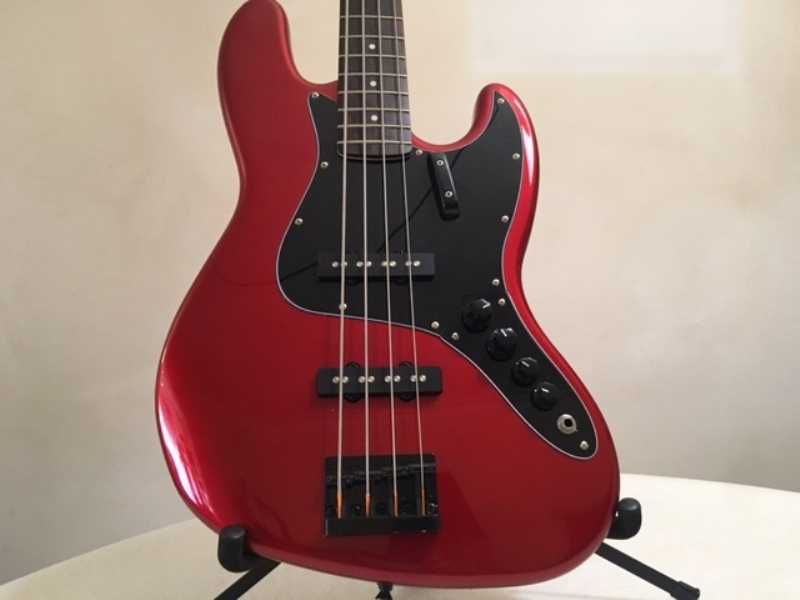 Baixo novo JMS JB Ultra,  com garantia.