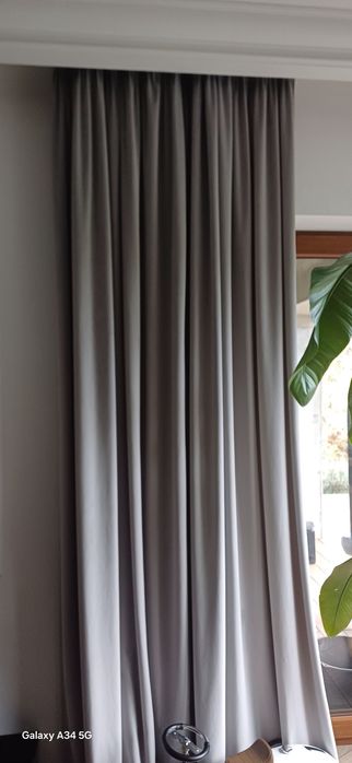 Gotowe zasłony z weluru/velvet na taśmie – szerokość 138 cm, długość 2