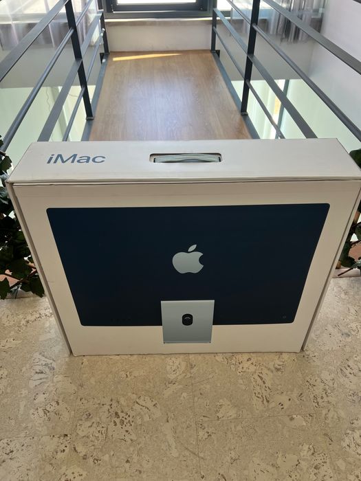 iMac 24” M1 – 8-core CPU / 8-core GPU – 8GB RAM / 256GB SSD