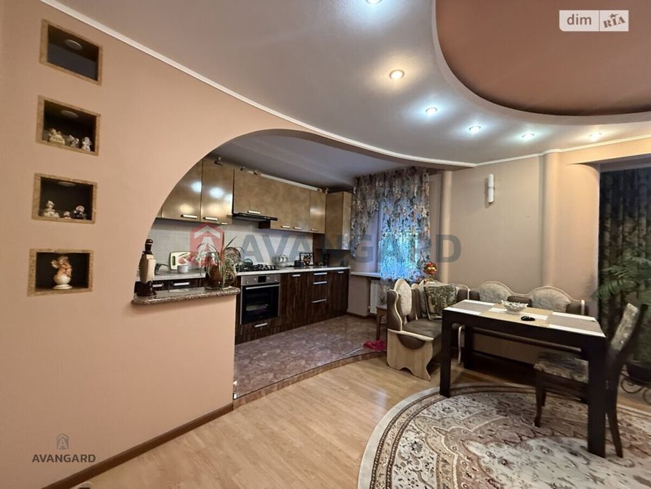 Трьохкімнатна квартира в самому центрі міста