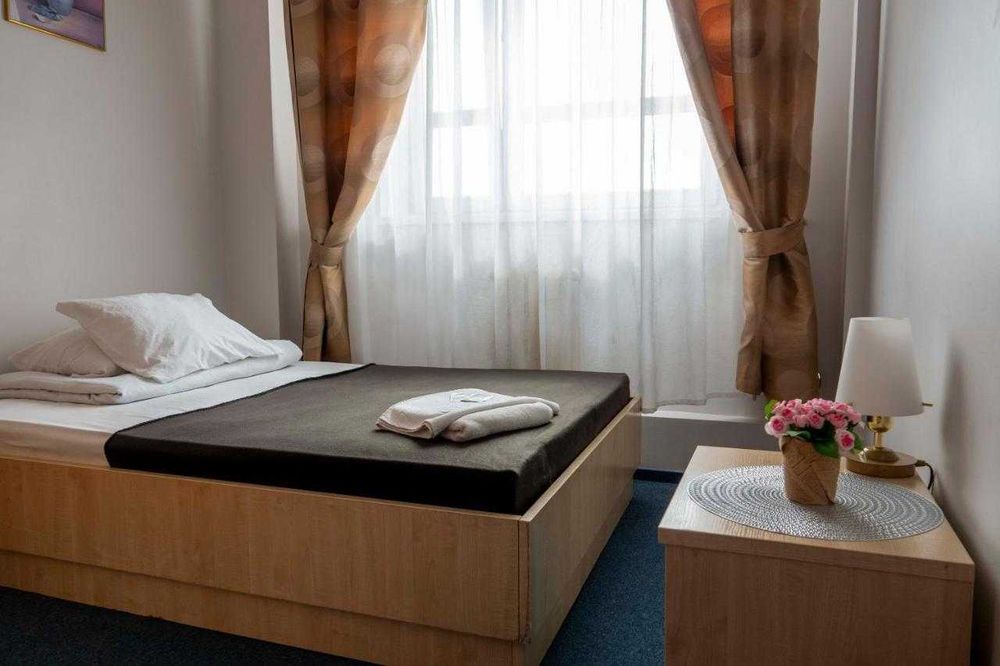 Лучшие Общежития и Хостелы Киева Есть места ! Метро Берестейская