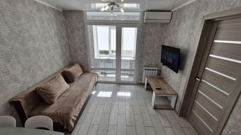 Двухкомнатная студия центр. Квартиры посуточно