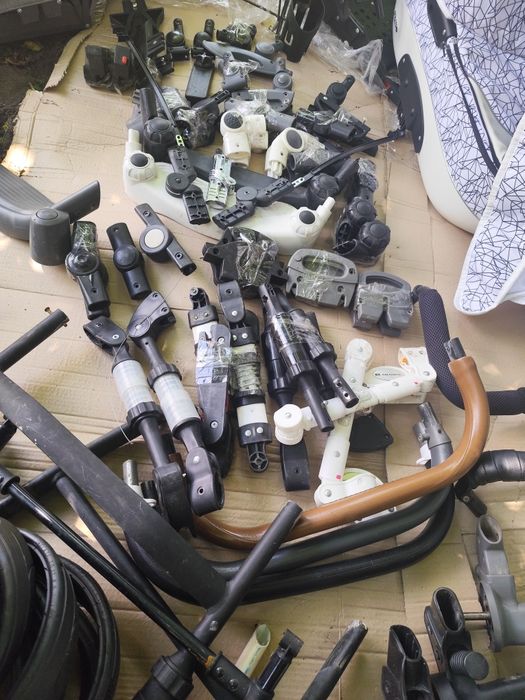 Запчастини дитячих візочків колясок