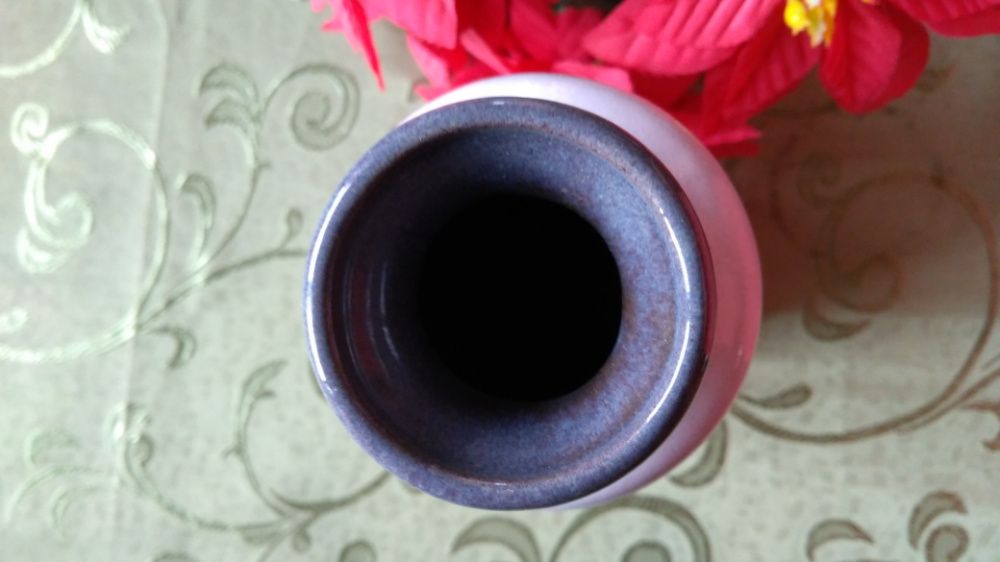 Flakon wazon ceramiczny zimowym pejzażem domków i słońcem