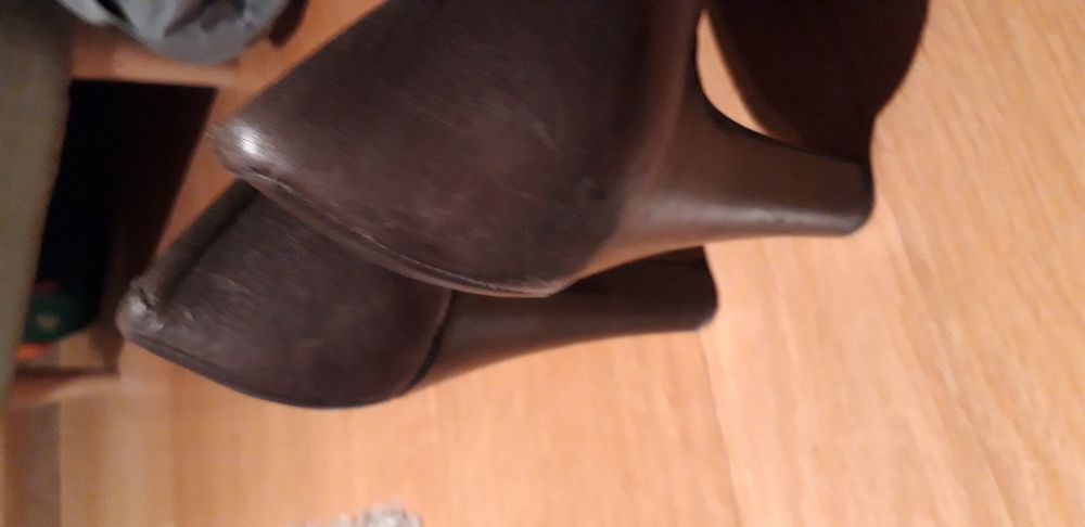 Sapatos em pele geox