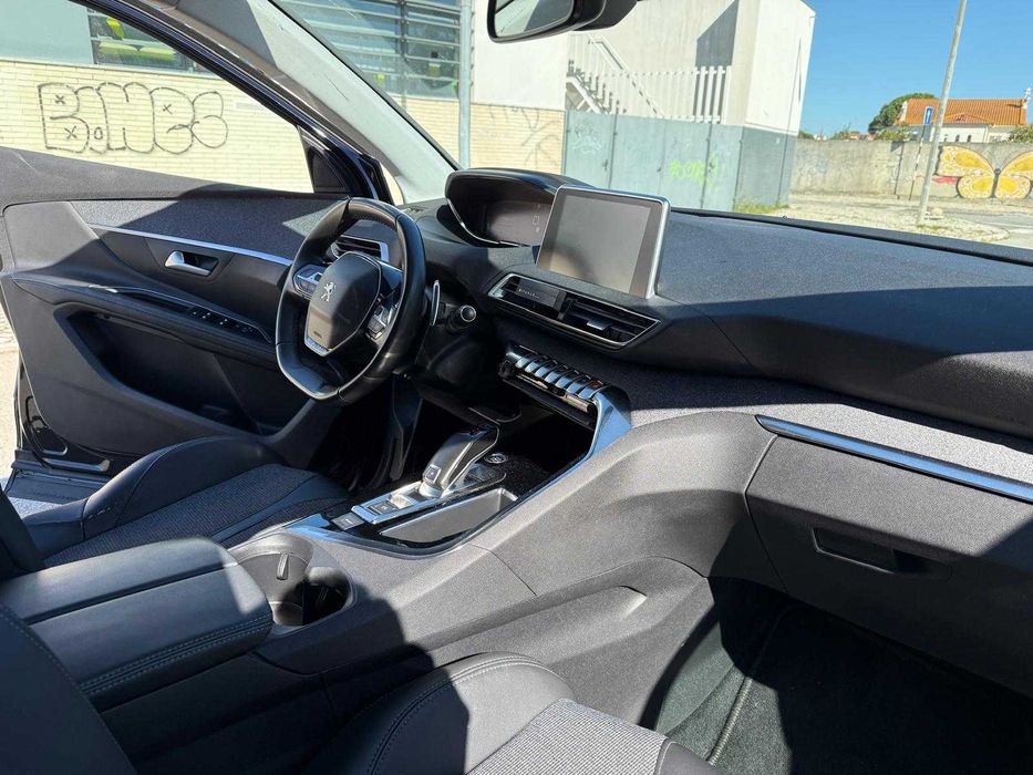 BlueHDI 130 EAT8 Allure Business / 2020/08 / 140.000km