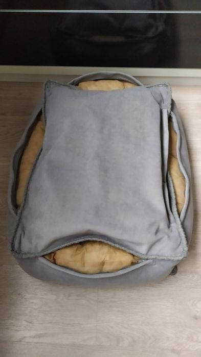 Лежанка для собак и кошек