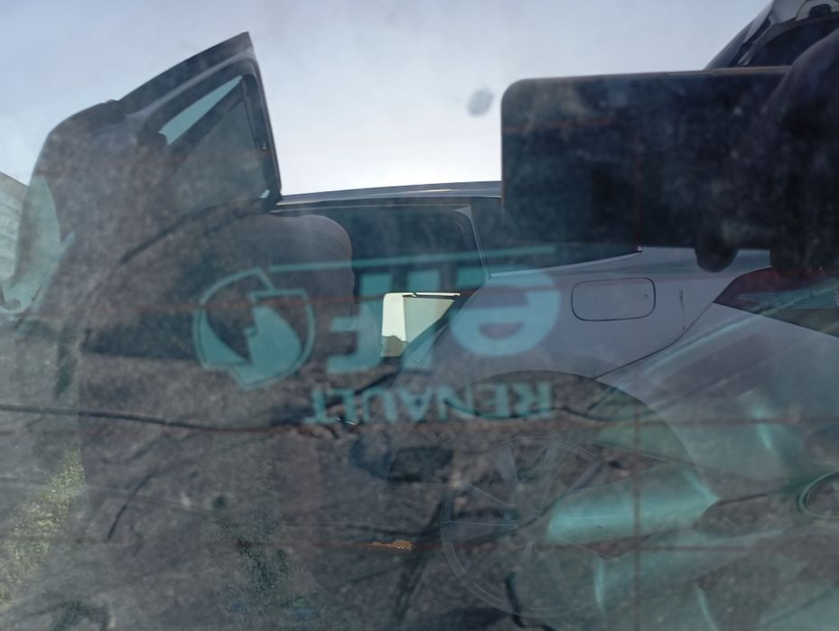 Скло заднє Renault Laguna 3 універсал