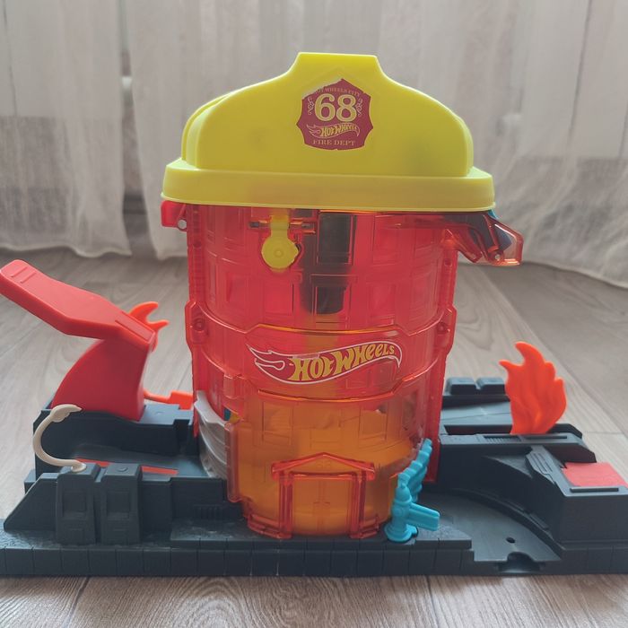 Трек Пожежна станція Hot Wheels City Super City Fire