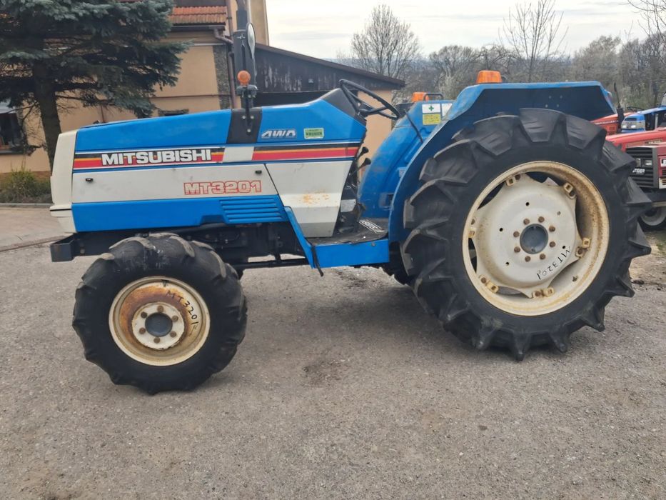 Mitsubishi Mt3201  4x4  Mitsubishi Mt3201   4x4 wspomaganie rewers