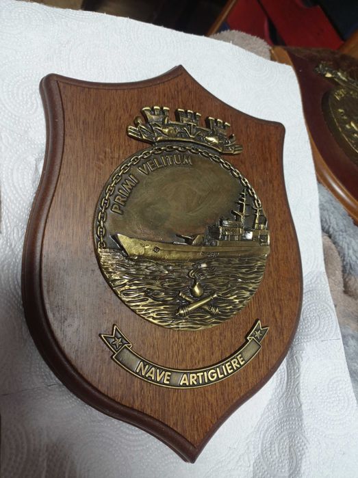 Herb heraldyczny okrętu artylerzysty