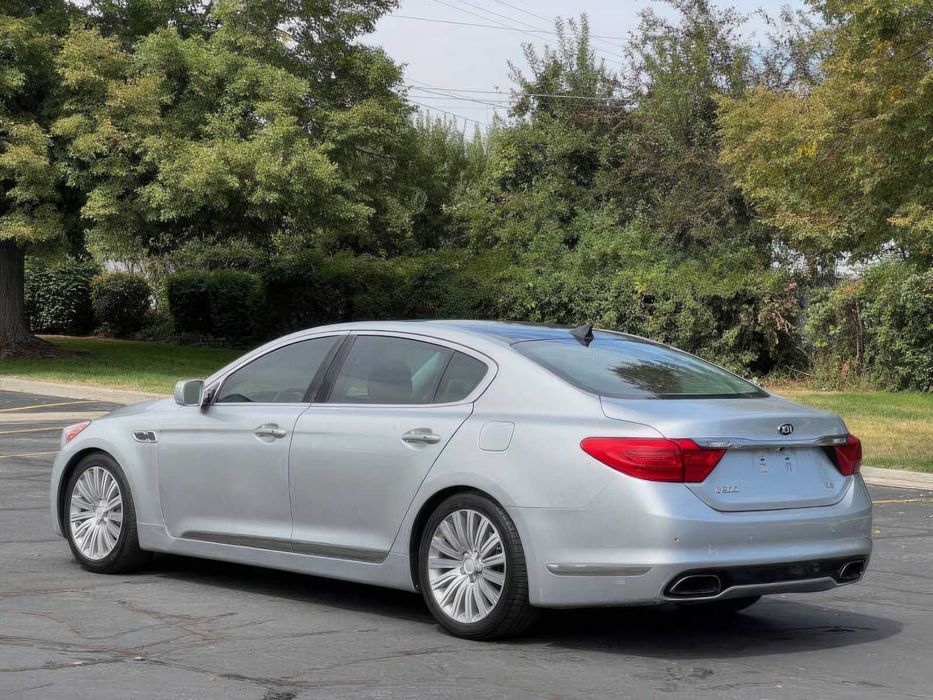 Kia K900 Premium      2015