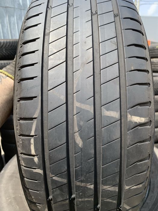 235/60R17 Michelin Latitude