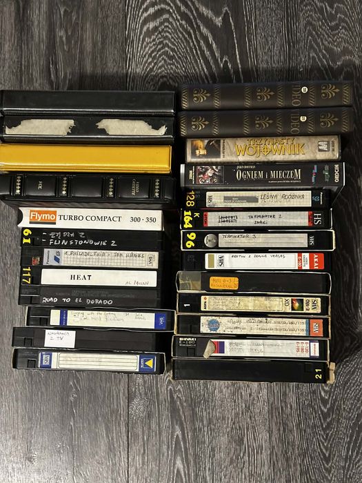 Zestaw kaset vhs 25 sztuk