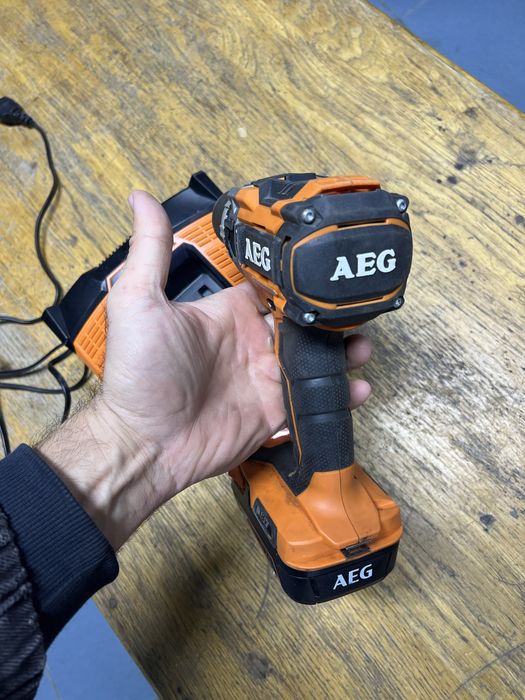 Шуруповерт AEG BS18C2XLI-202C