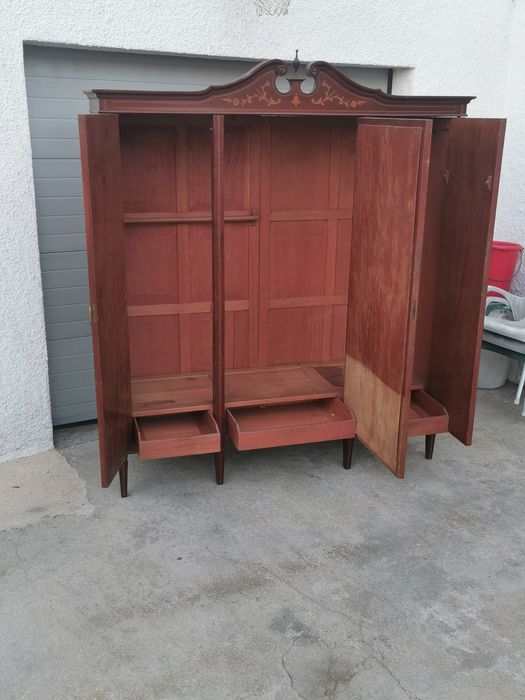 Roupeiro vintage com embutidos