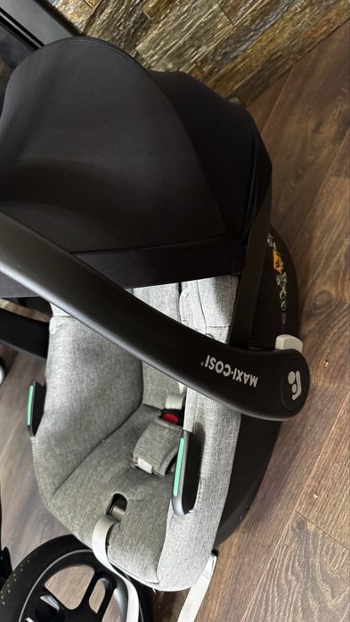 Trio zelia S + base isofix