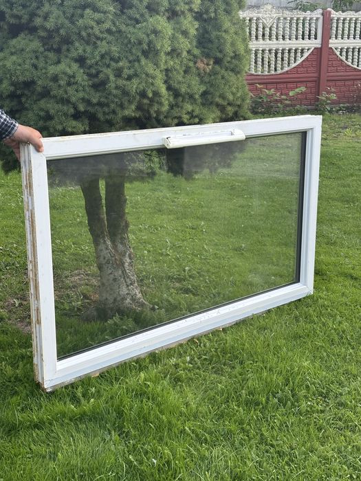 Okna PCV białe z nawiewnikami dwuszybowe 86x148 cm