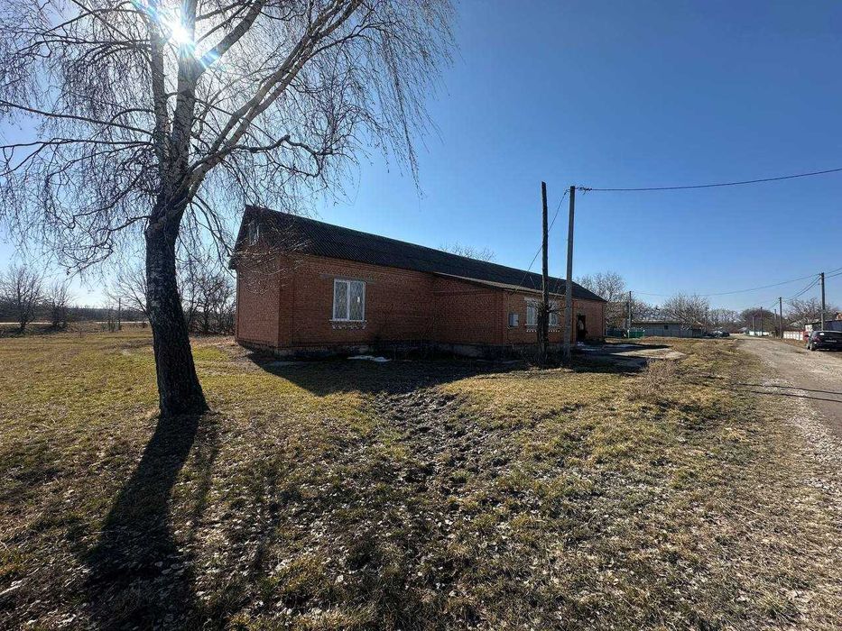Продам комерційне приміщення в селі Тютюнники.