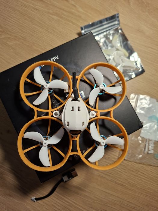 Meteor 75 pro tinywhoop analog betafpv dron FPV