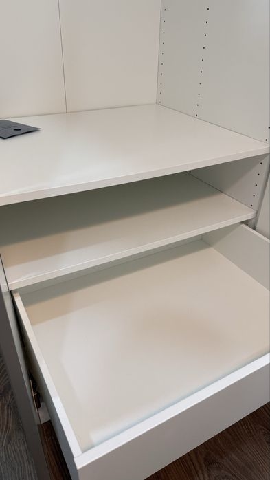 Roupeiro PAX com espelho - Como novo