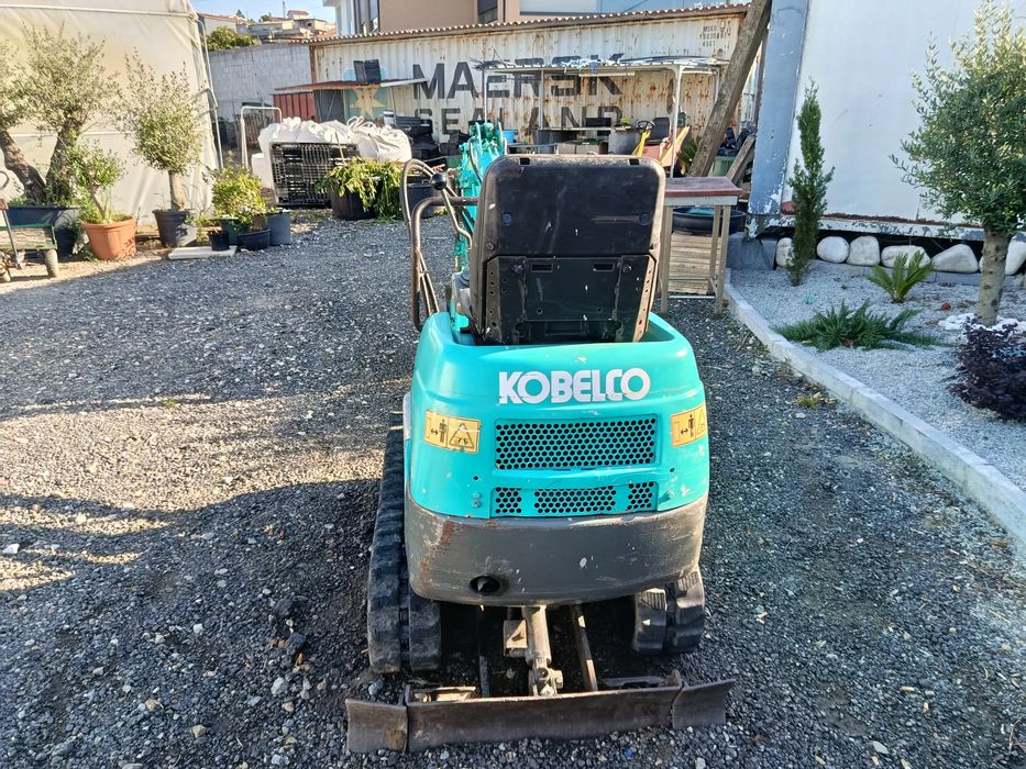 Mini giratória kobelco sk007
