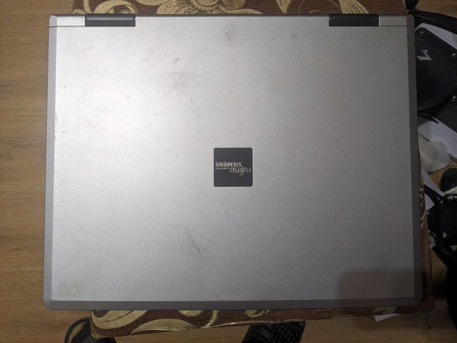 Ноутбук Fujitsu Siemens amilo pro v8010