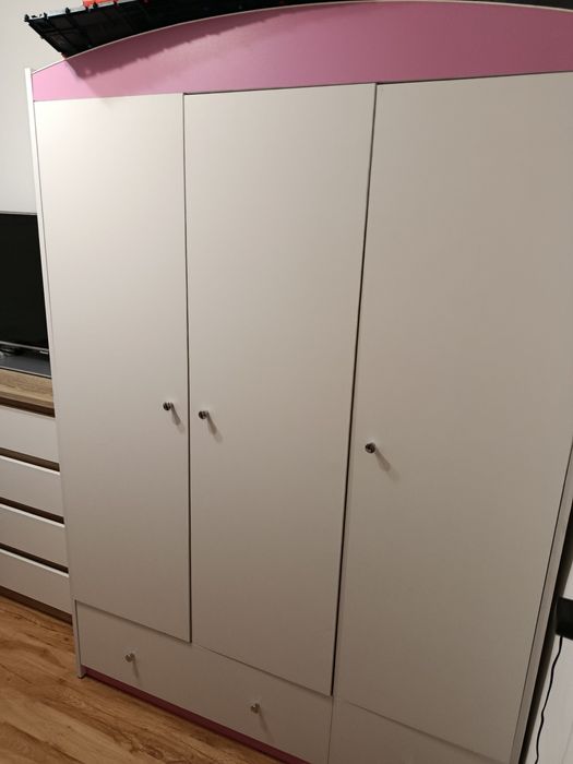 Meble dziecięce biała szafa oraz regał zestaw