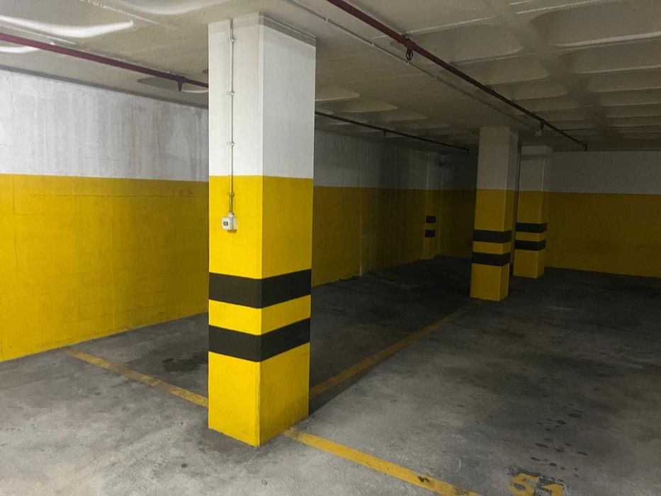 Lugar de garagem duplo na Avenida da Boavista