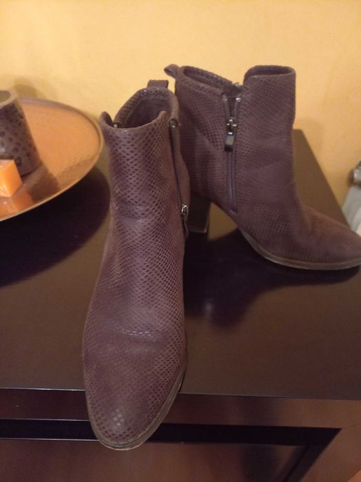 Botins castanhos  lindos.