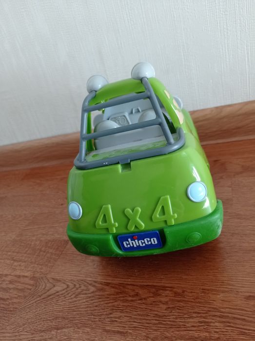 Іграшка на пульті chicco