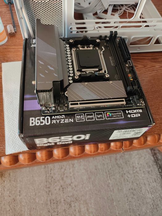 Jginyue B650i Night Devil AM5, Mini-ITX