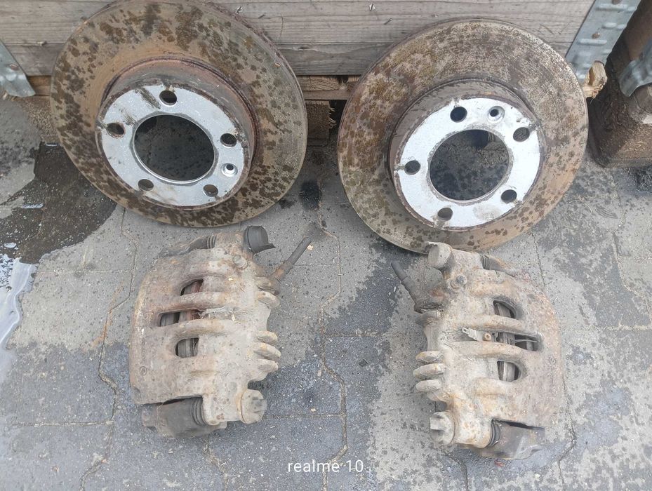 Hamulce przód tarcze zaciski klocki Renault Master III 2.3