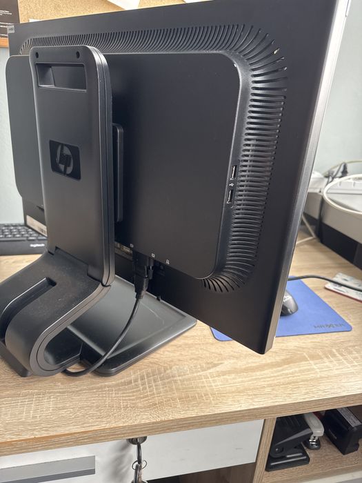 Monitor HP 24 cale model LA2405x SR