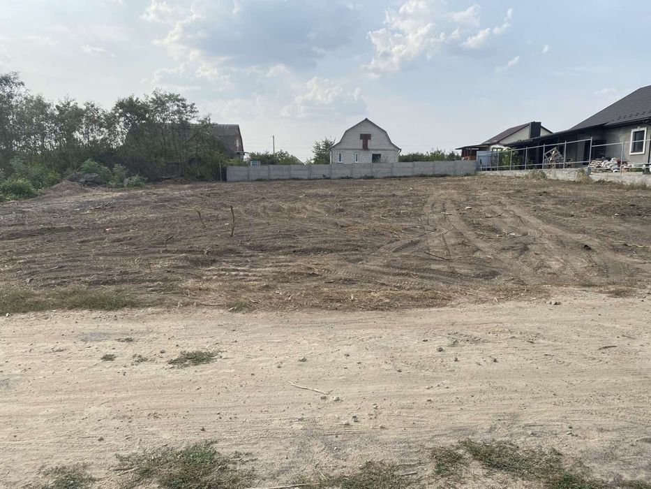 Продам приватизовану земельну ділянку 10 сот в місті Гайсин