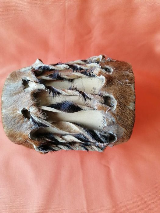 Oryginalny afrykański instrument grzechotka