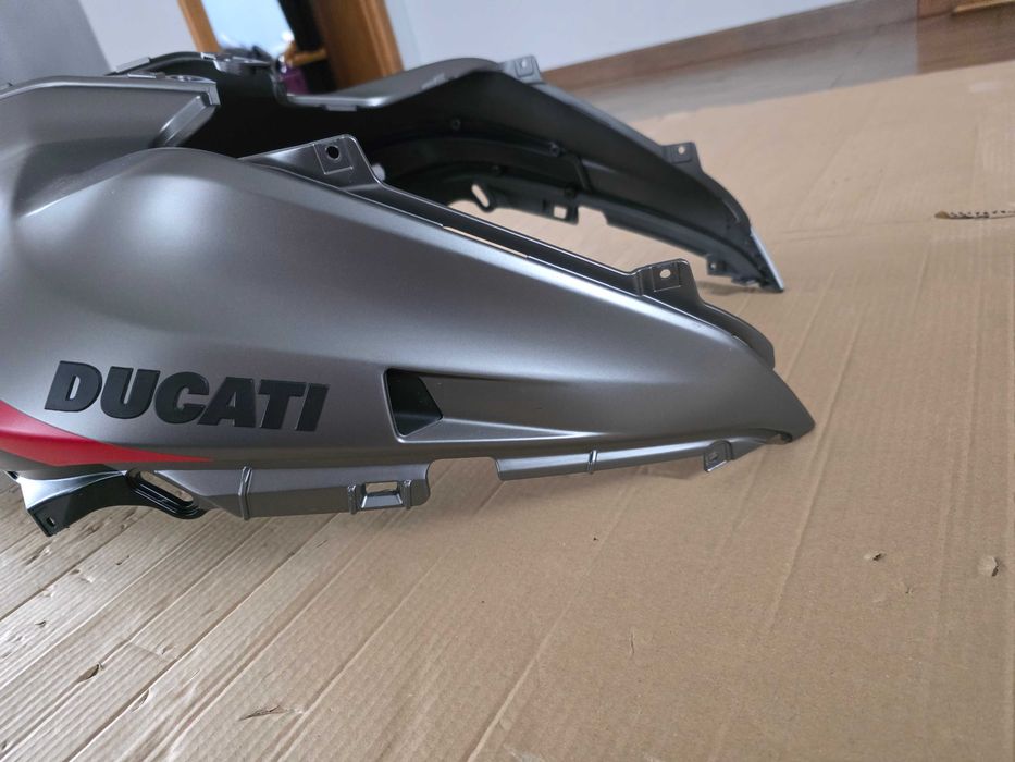 Nakładka na zbiornik paliwa bak Ducati Multistrada V4