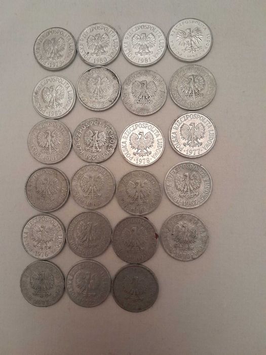 Sprzedam zbiór 23 monet 20gr. każdy w innym roczniku PRL