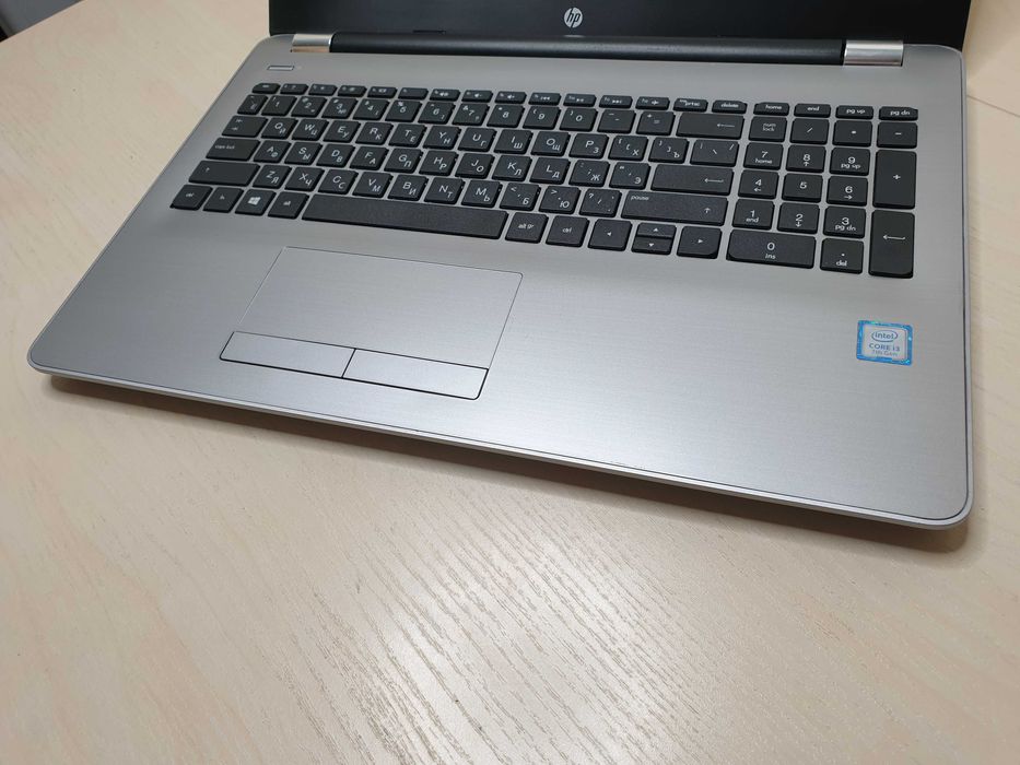 Потужний ноутбук HP /Intel Core i3-7020U/Full HD/SSD 256 GB