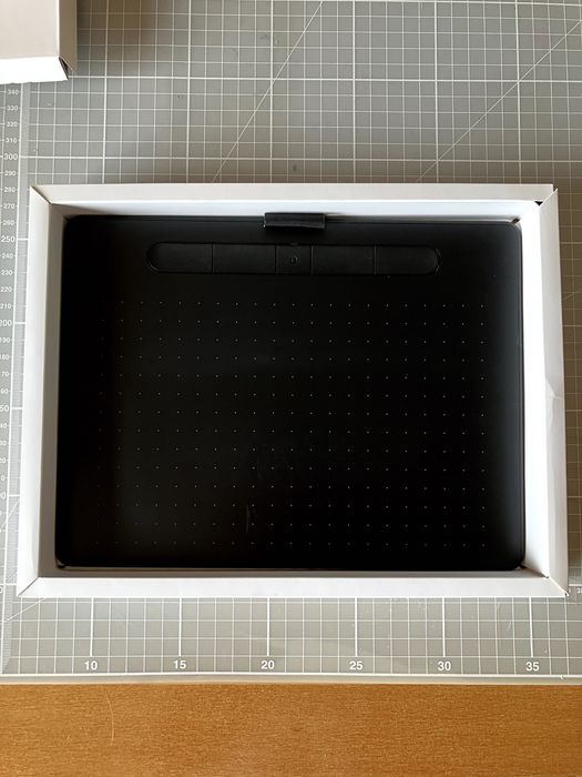 Wacom Intuos M Black Mesa Gráfica Desenho Digital + Caneta + Cabo USB | Como Nova + Caixa Original + Acessórios Originais