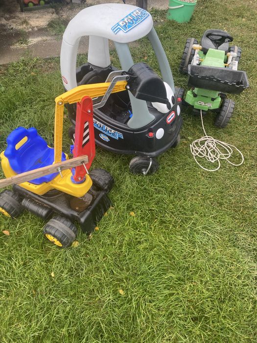 Zabawki ogrodowe koparka little tikes