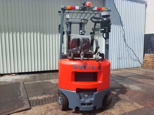 Газ-бензиновий навантажувач HELI серії H3 CPQD15RC2H, автонавантажувач