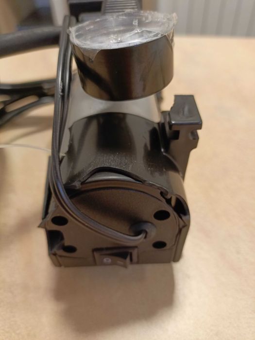 Solidny Metalowy kompresor samochodowy 12V