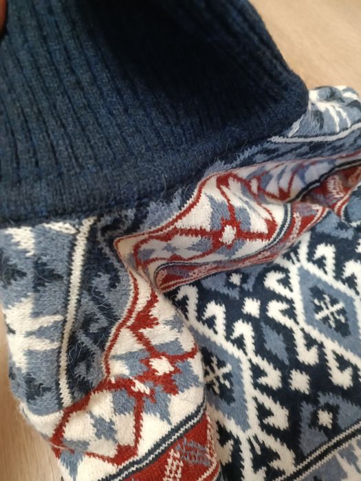 Теплий жіночій светр