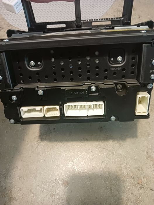 Toyota Yaris 2 radio samochodowe