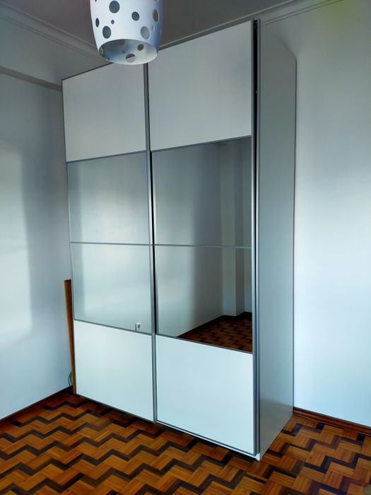 Roupeiro IKEA, muito bom estado.