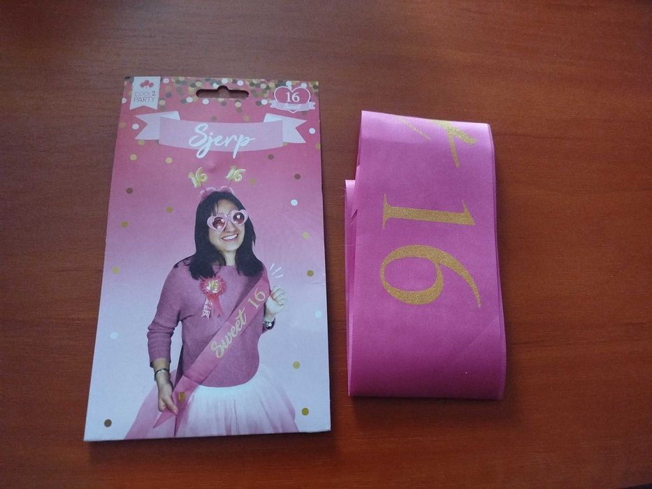 Szarfa urodzinowa sweet 16