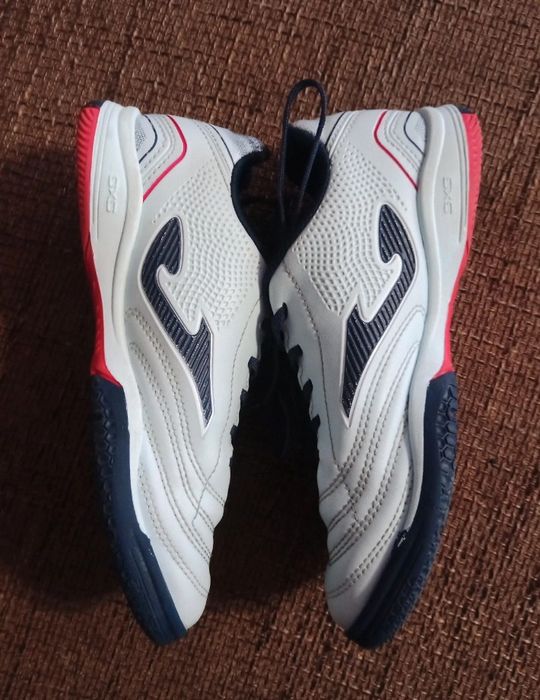 Buty halowe dziecięce JOMA TOLEDO JUNIOR 2505 Futsal roz. 34