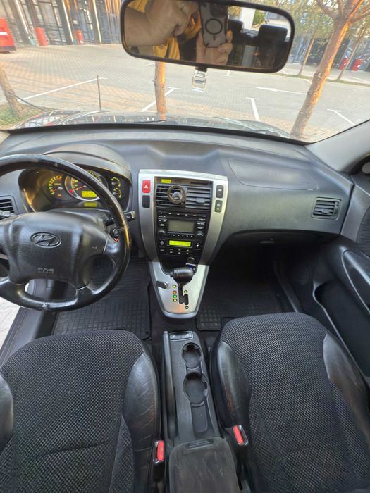 Продам хороший автомобіль Hyundai Tukson Хюндай Туксон 2012 2.0 бензин